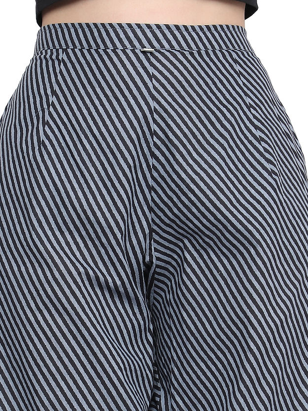 Loungeez Grey/black striped pants